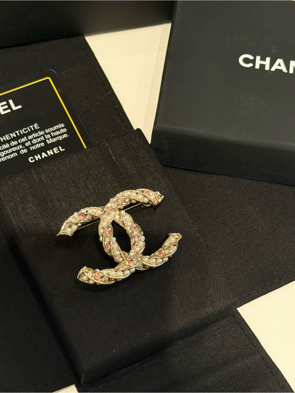 CHANEL Gold-Tone CC Brooch with Pink Crystals and Pearls